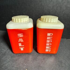Vintage Lustro Wart Red Salt and Pepper Shakers [Item 0166]